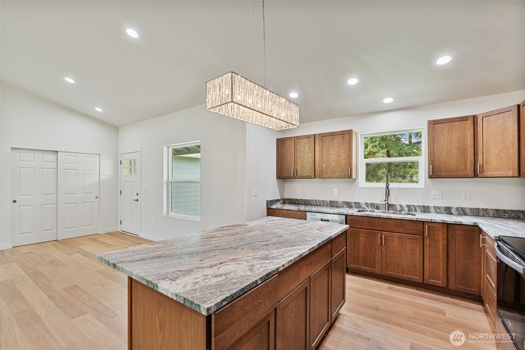 903 Byham Road Property Photo 14