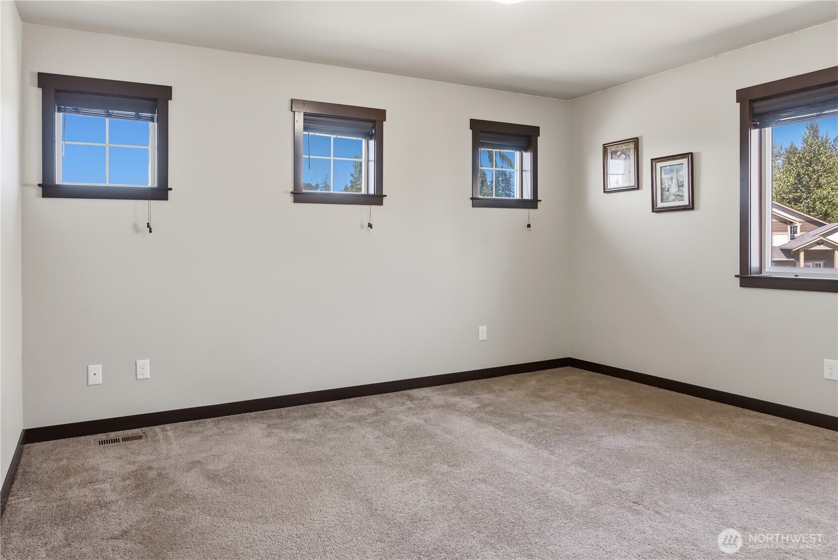 301 Barry Loop Property Photo 21
