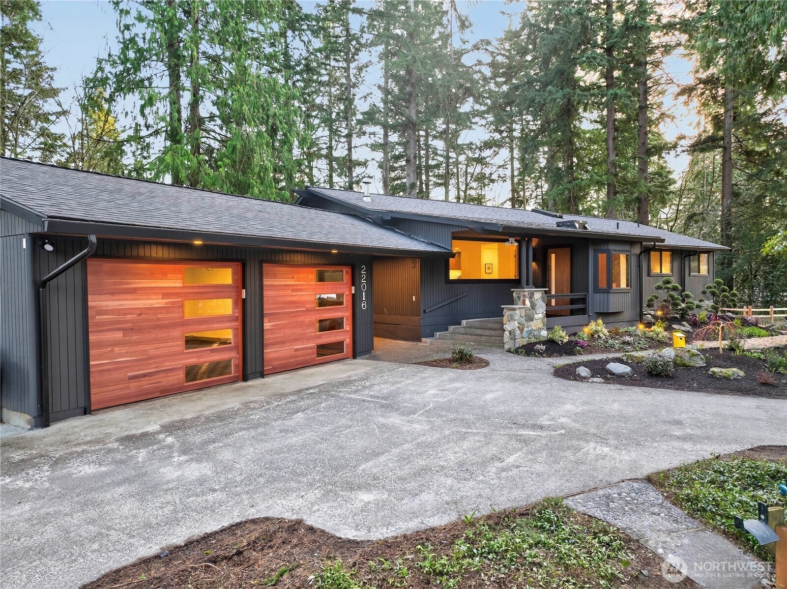 22016 Vine Road Property Photo 3