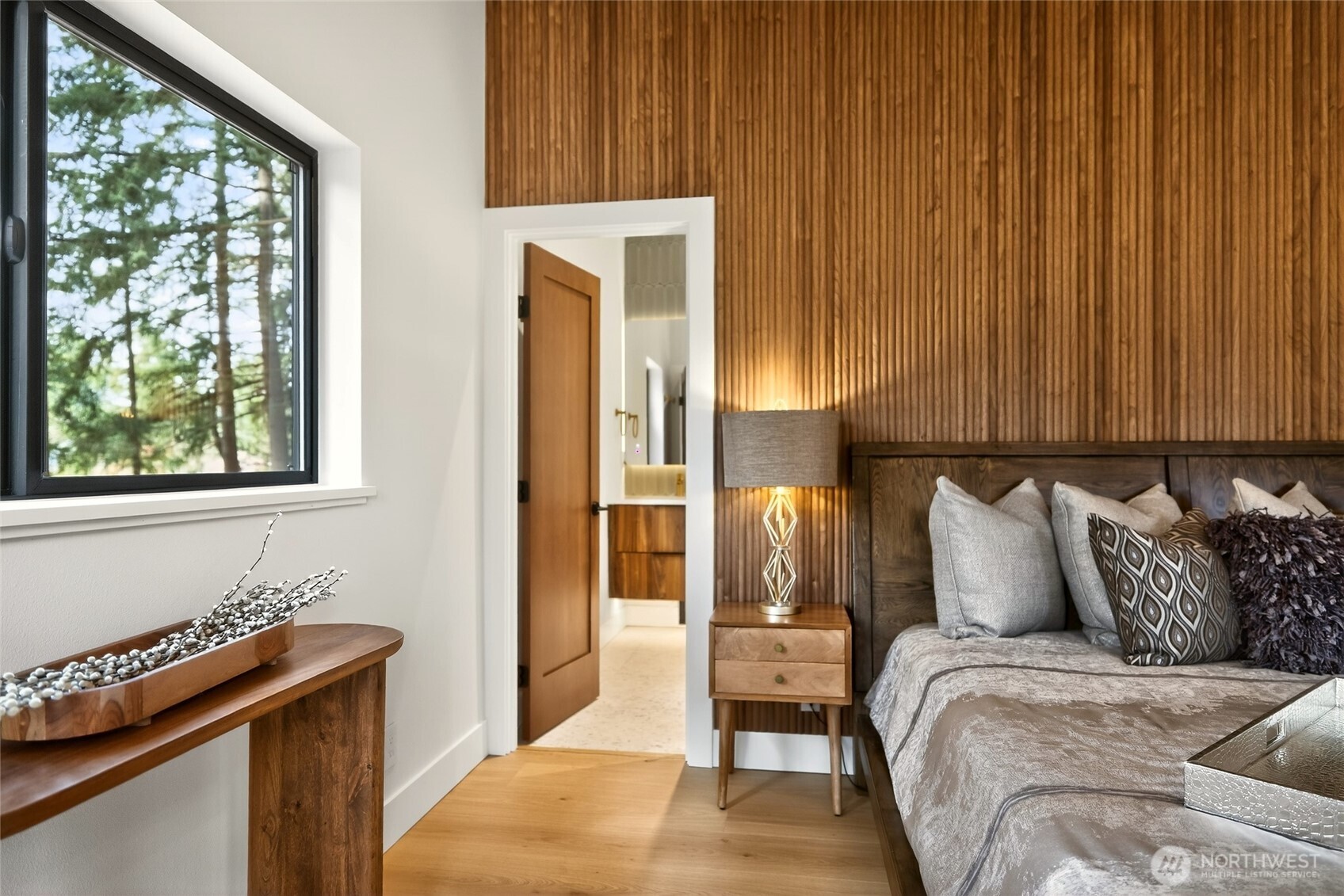 22016 Vine Road Property Photo 14
