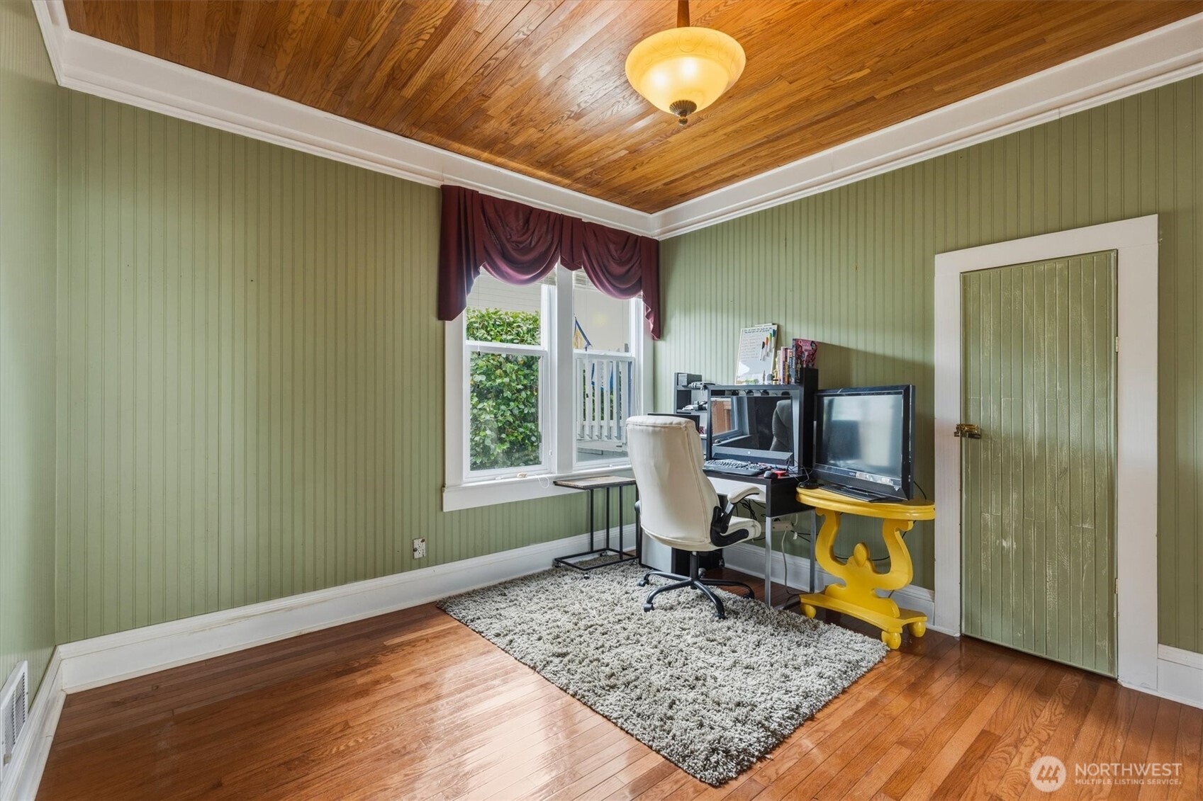 304 Spruce Street Property Photo 10