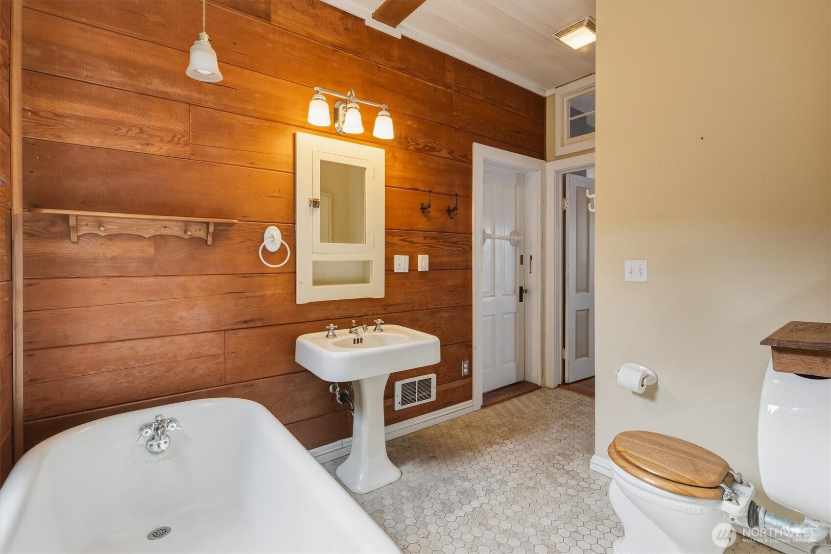 304 Spruce Street Property Photo 12