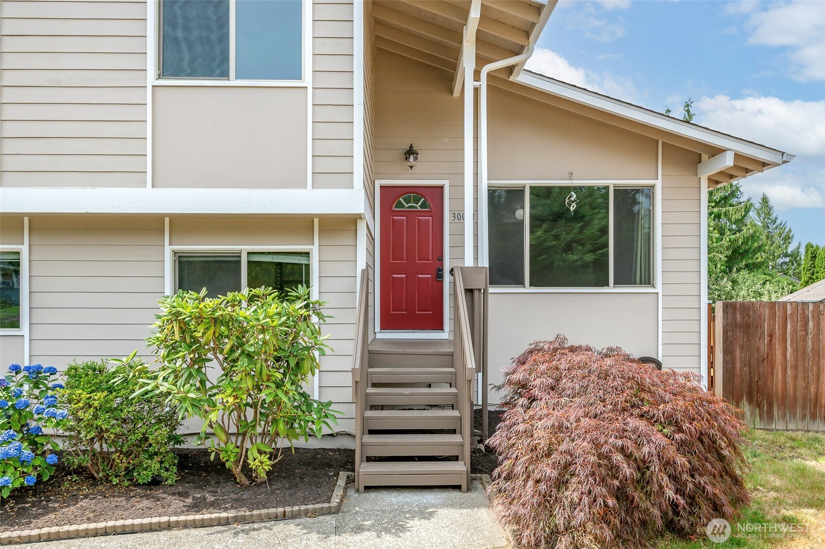 30031 45th Place Property Photo 2