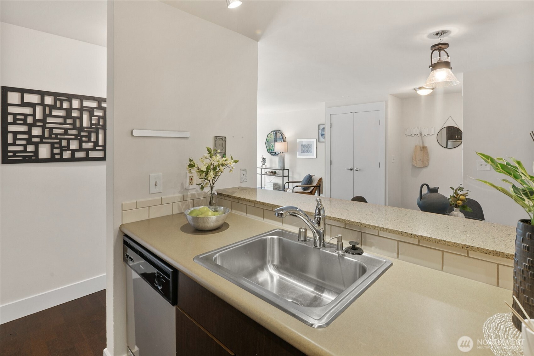 3401 Wallingford Avenue 401 Property Photo 12