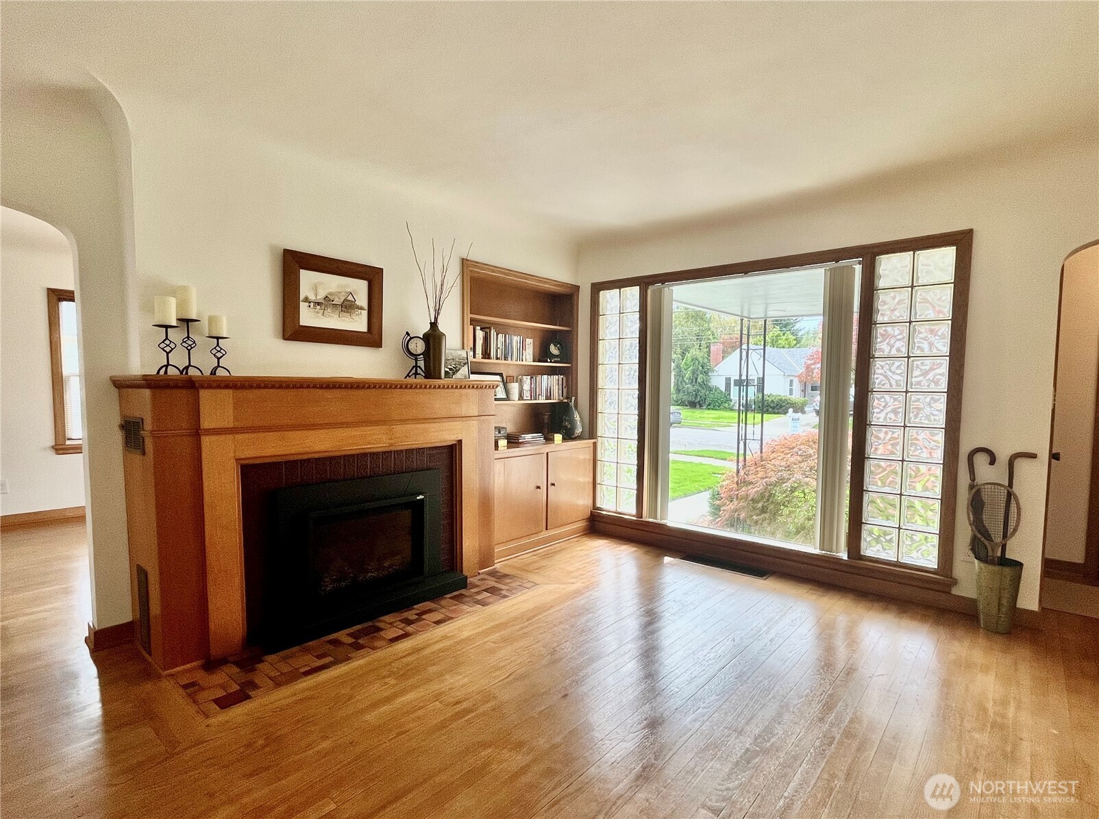 315 E Maple Street Property Photo 4
