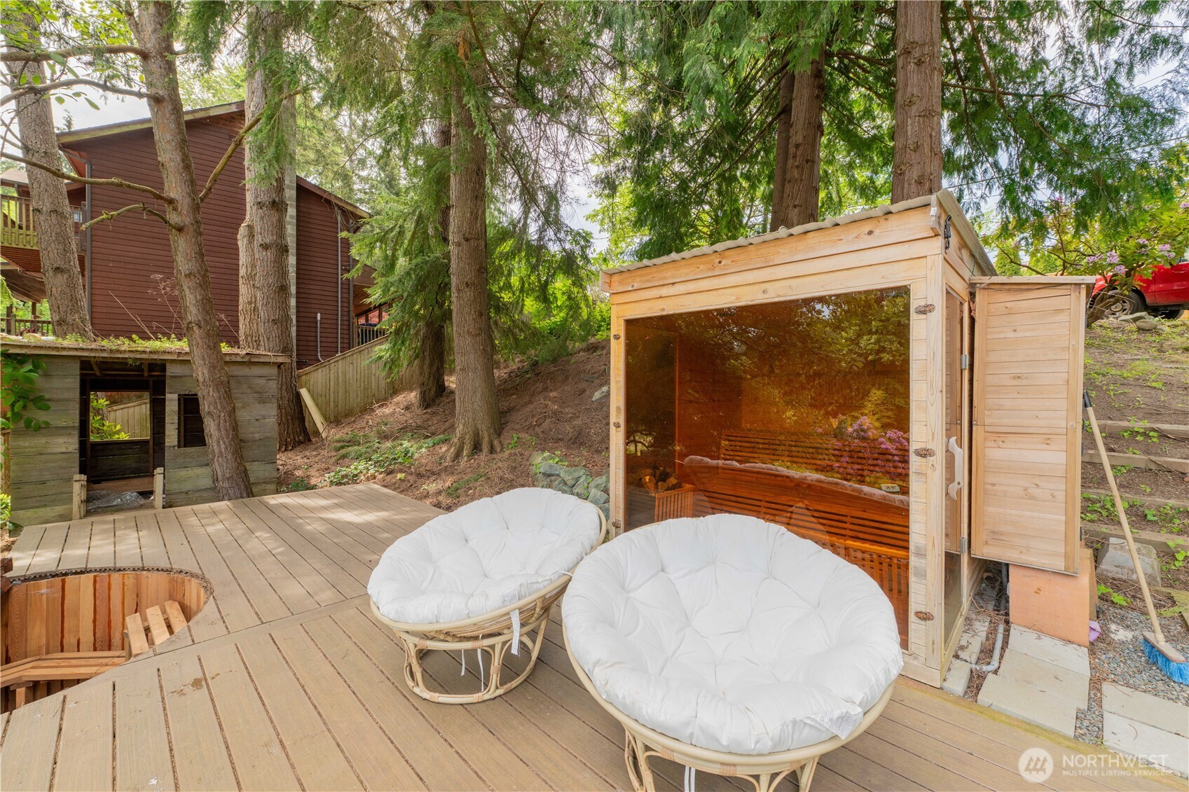 1109 S Davies Road Property Photo 4