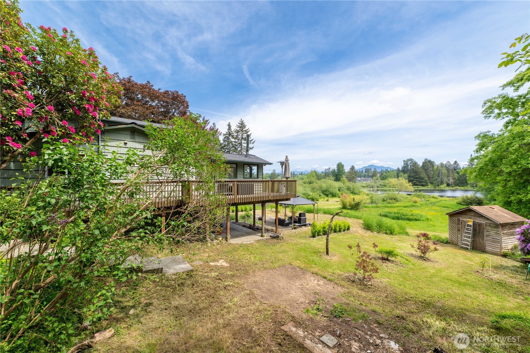 1109 S Davies Road Property Photo 5