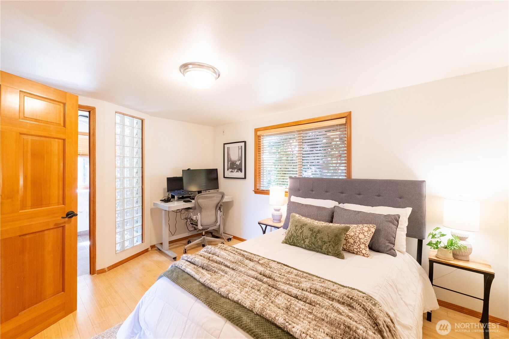 1109 S Davies Road Property Photo 16