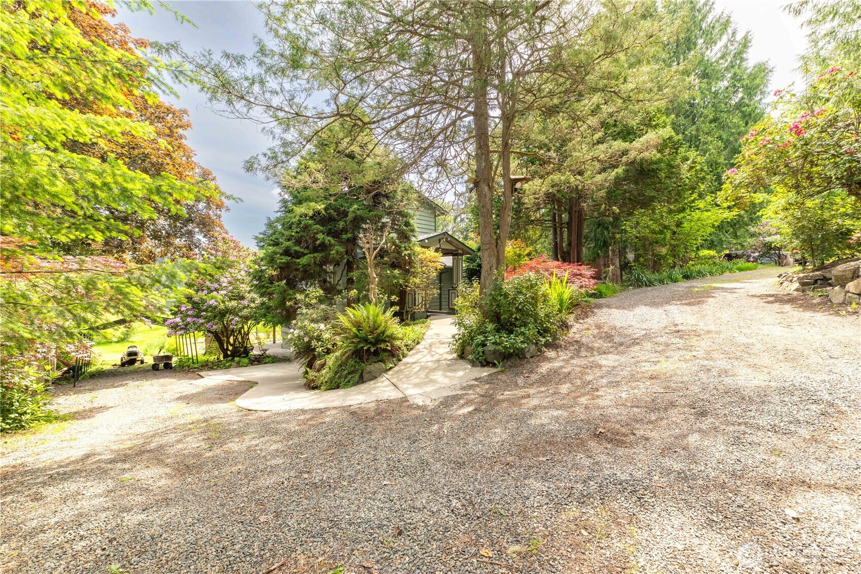 1109 S Davies Road Property Photo 33