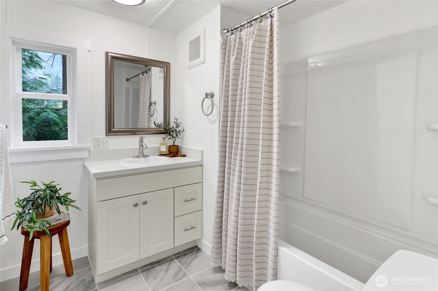 8558 Golden Valley Drive Property Photo 19