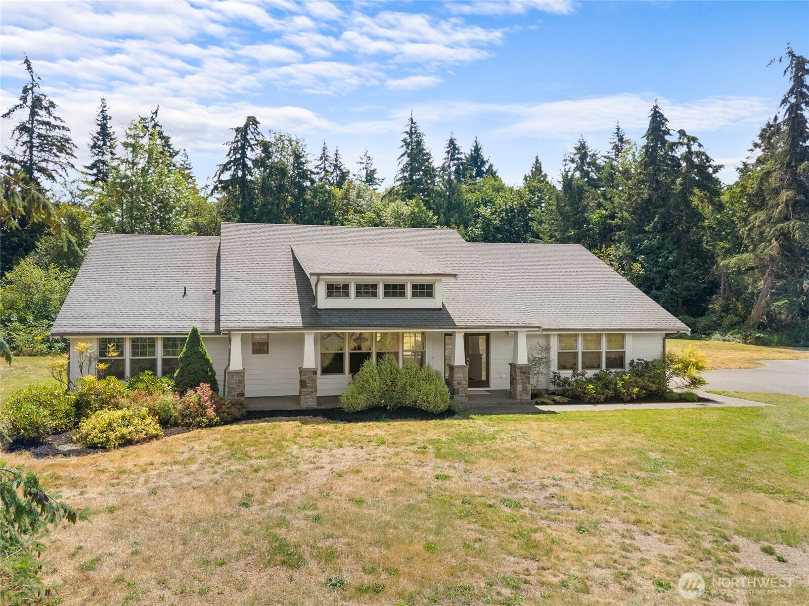 5542 Meadowood Lane Property Photo 4