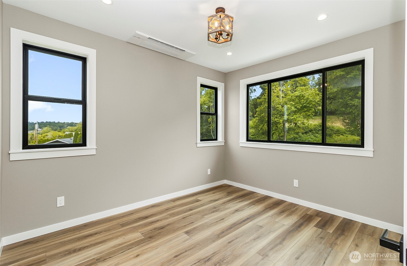 511 75th Avenue Property Photo 16