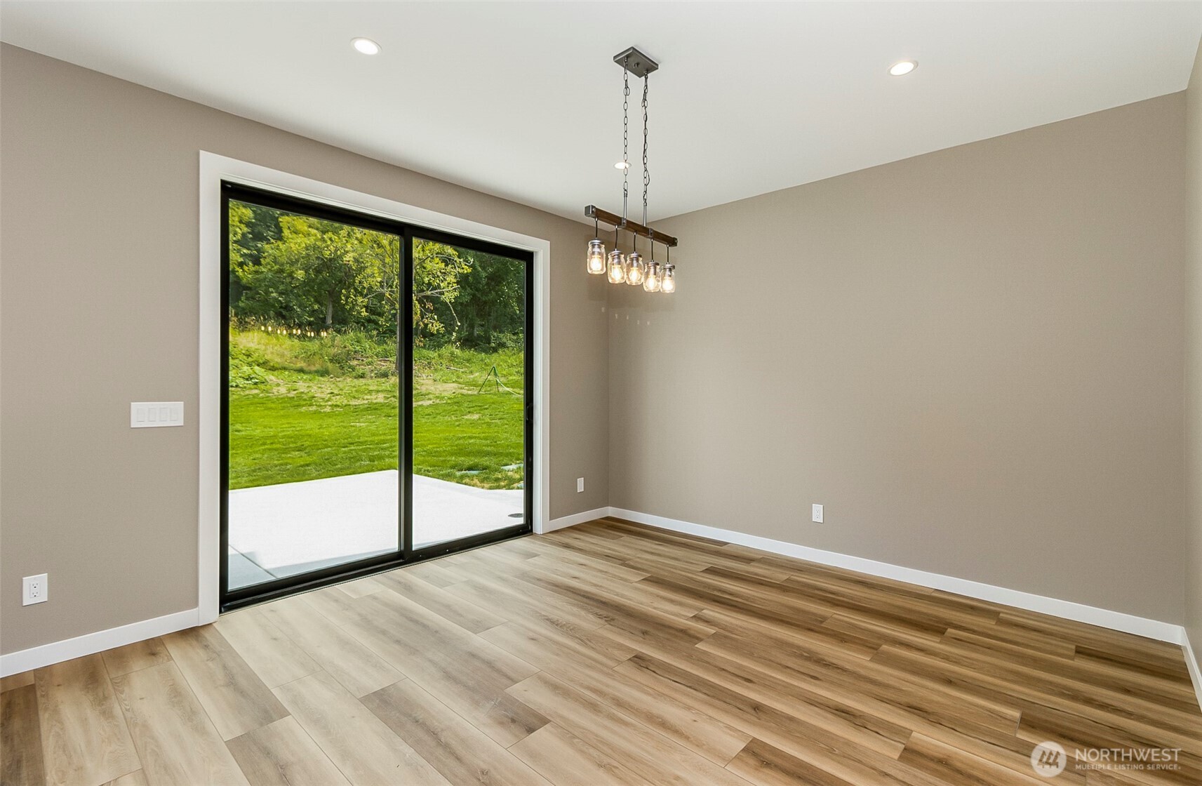 511 75th Avenue Property Photo 23
