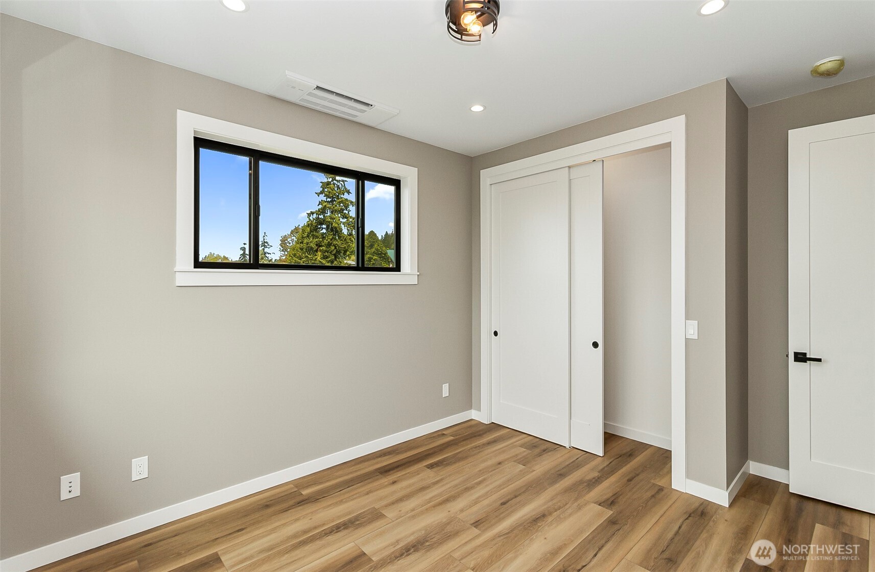 511 75th Avenue Property Photo 25