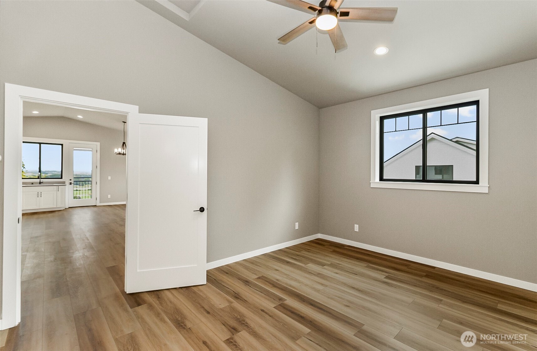 511 75th Avenue Property Photo 33