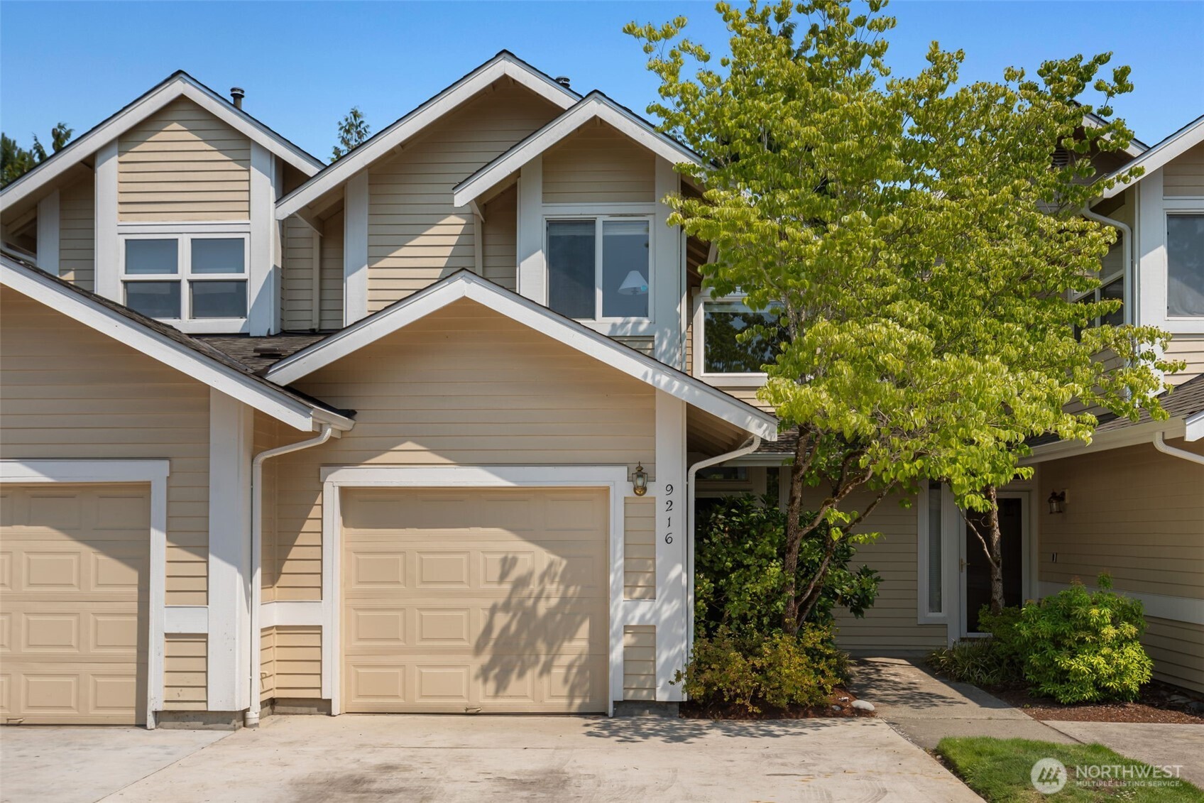 9216 157th Place Property Photo 1
