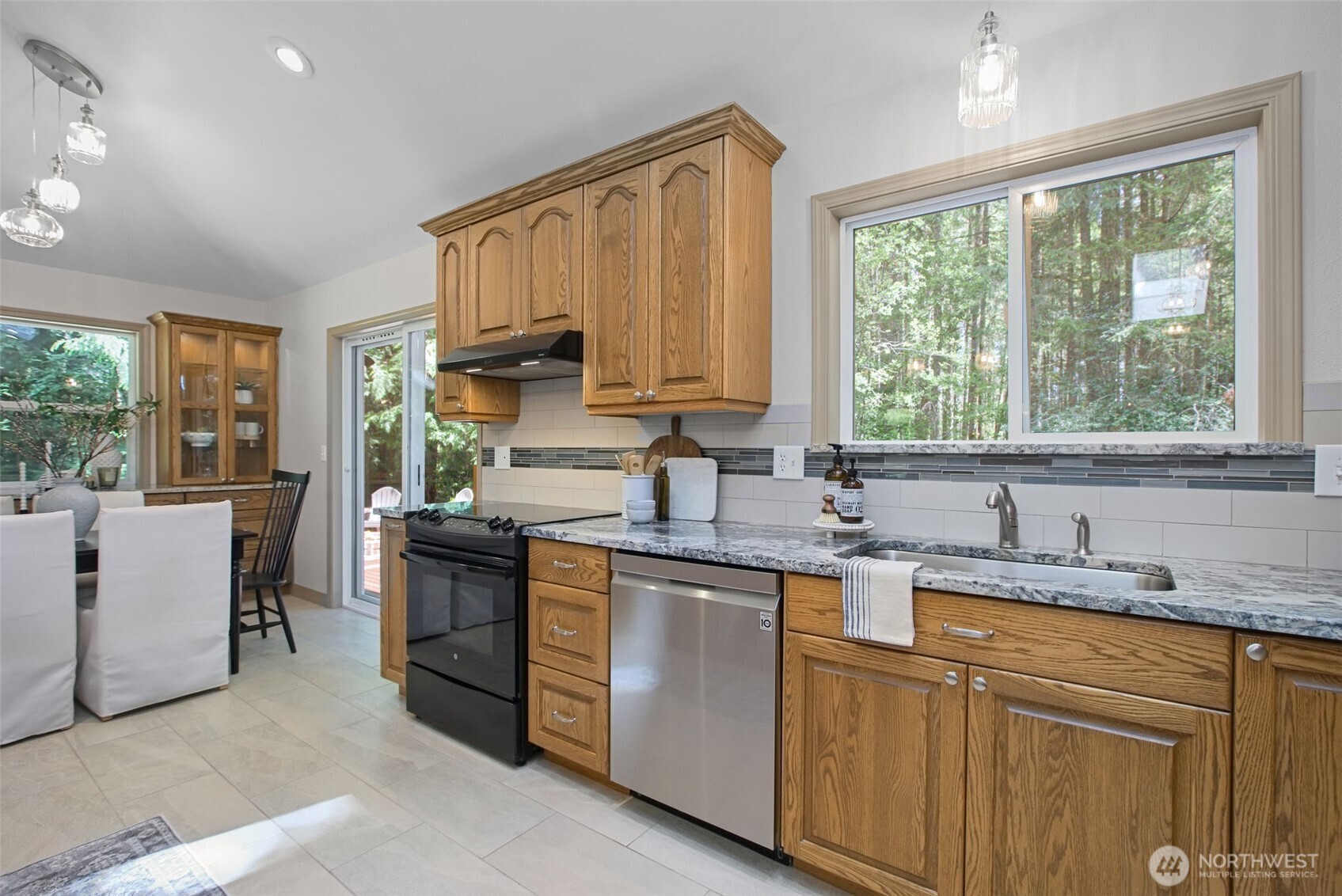 3914 Sw Huckleberry Road Property Photo 14