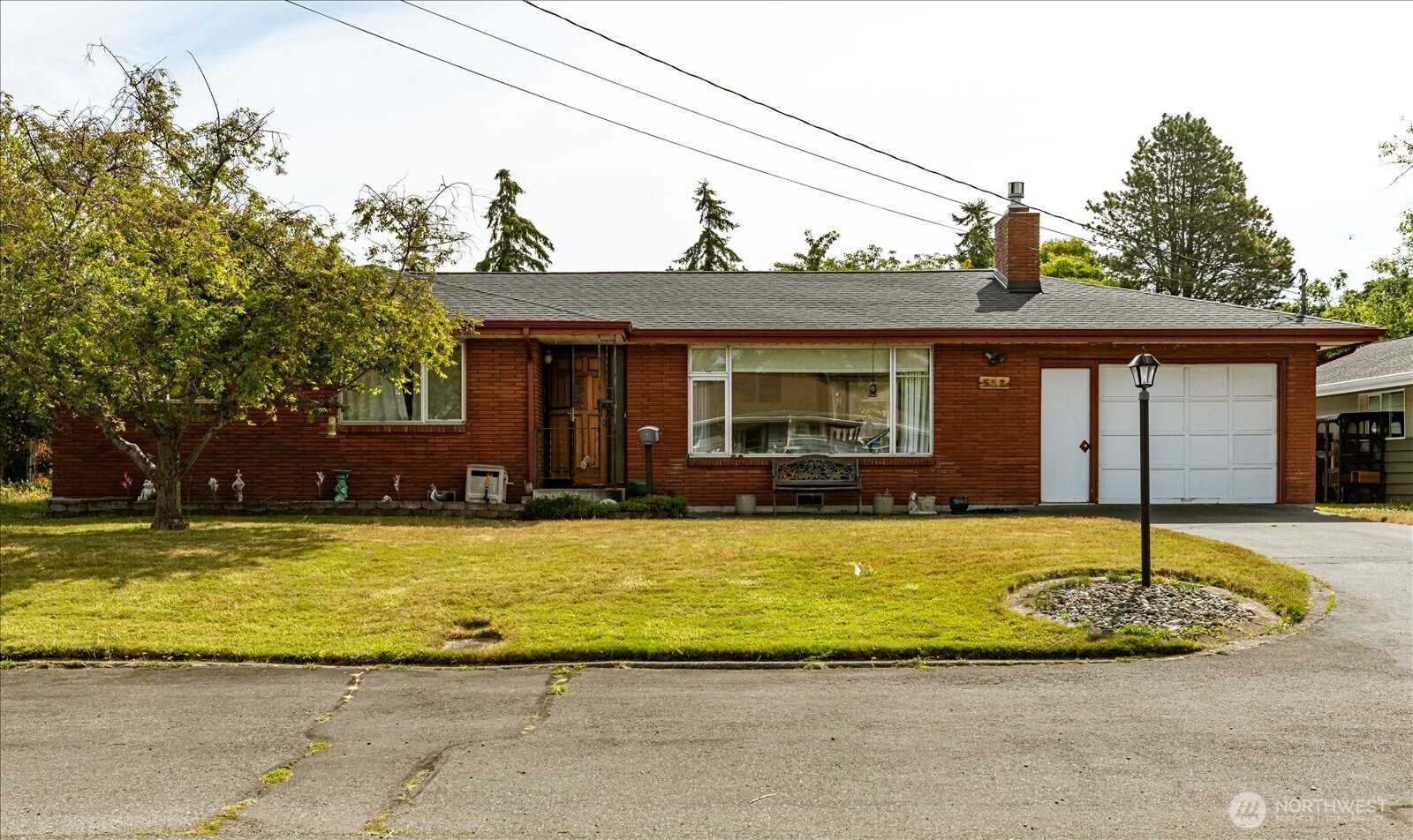 532 SE Pasek Street Property Photo 1