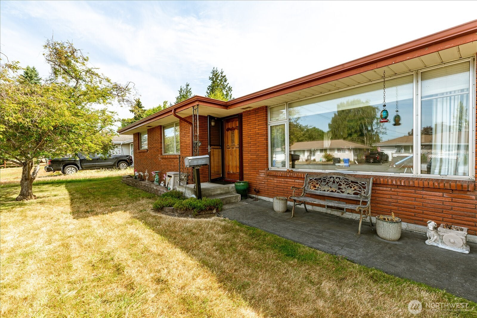 532 Se Pasek Street Property Photo 2