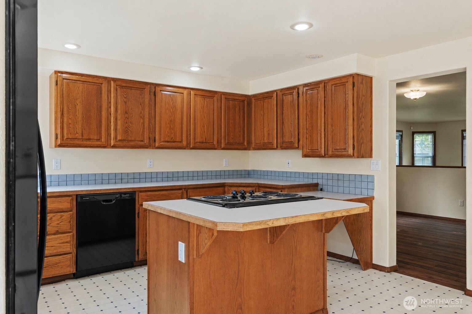 544 Sw Muzzall Street Property Photo 3