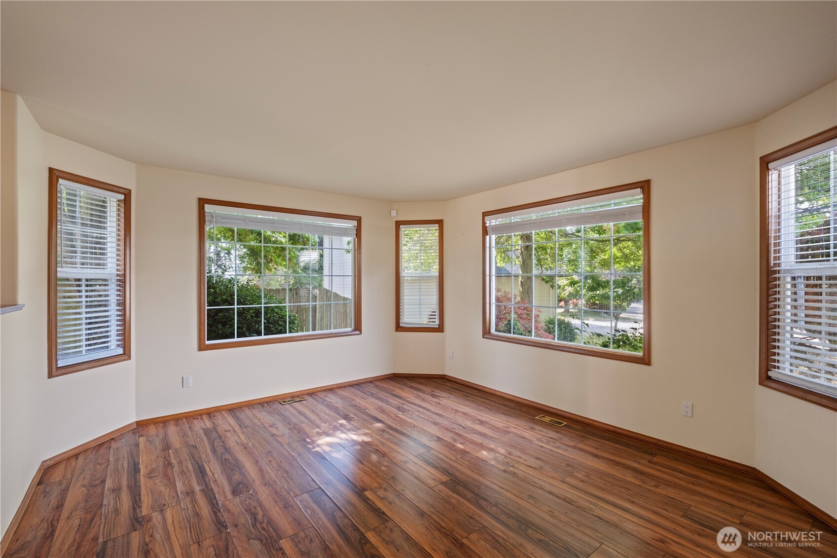 544 Sw Muzzall Street Property Photo 10