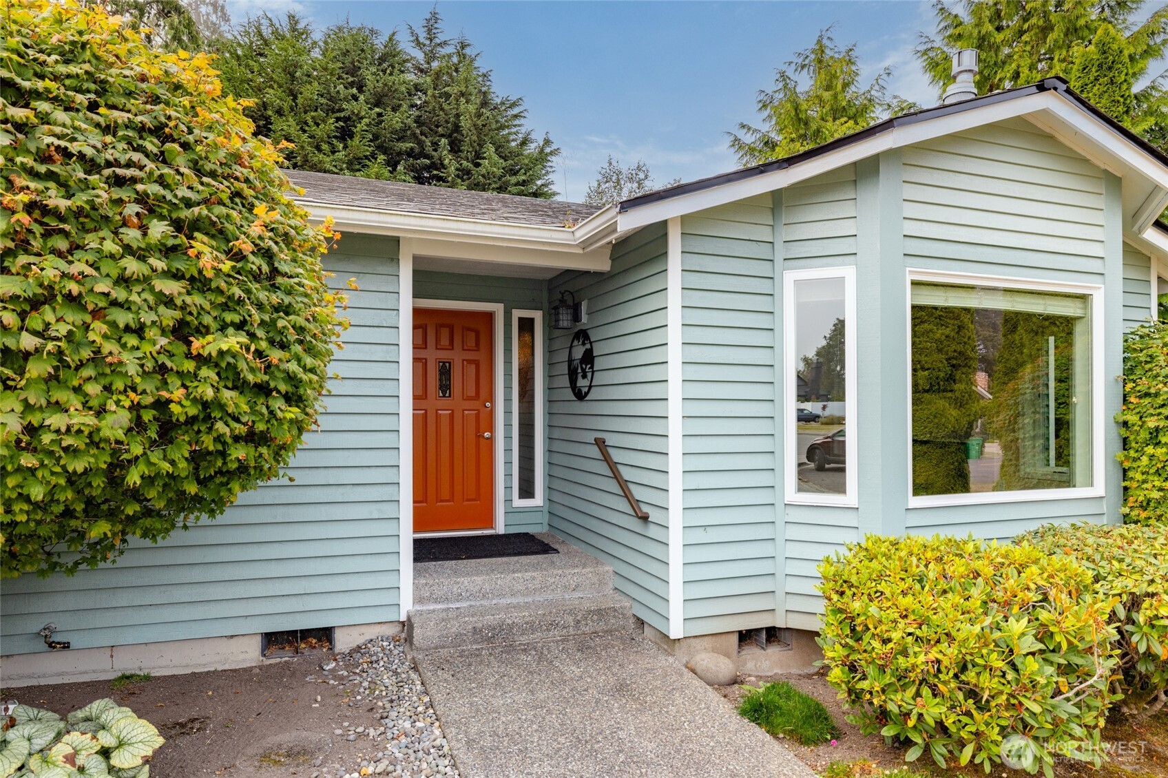 4707 Glasgow Way Property Photo 2