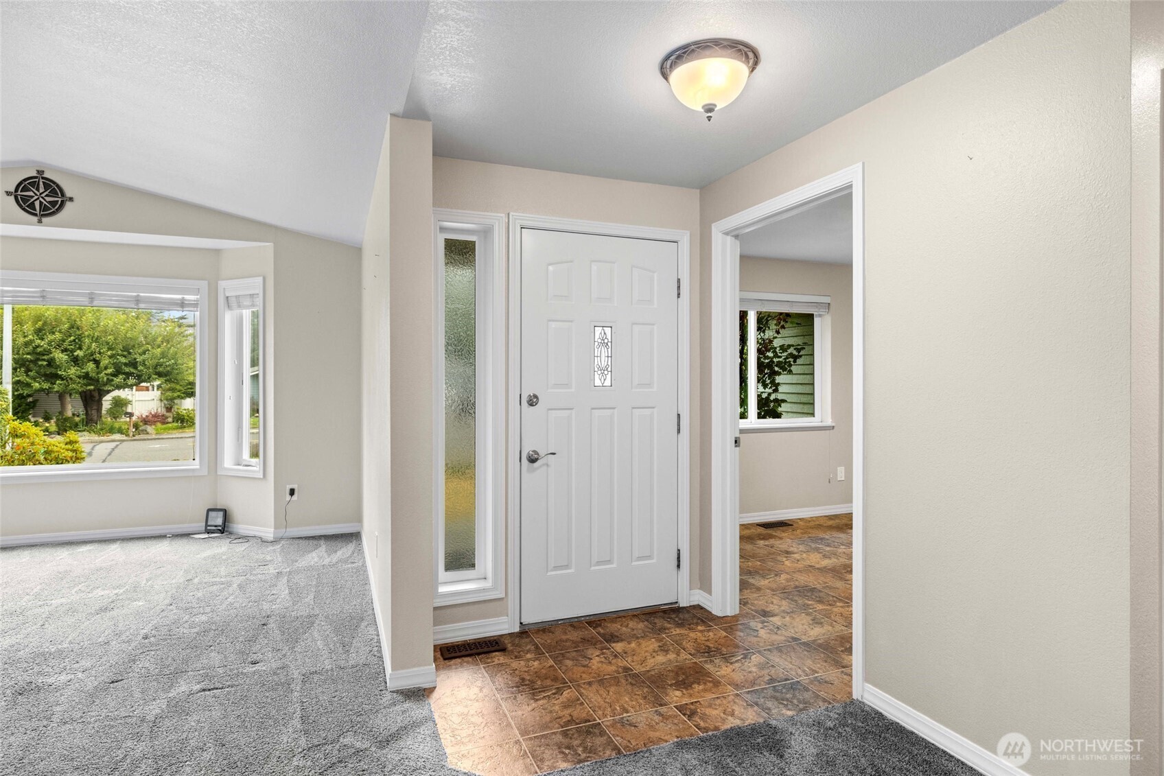 4707 Glasgow Way Property Photo 3