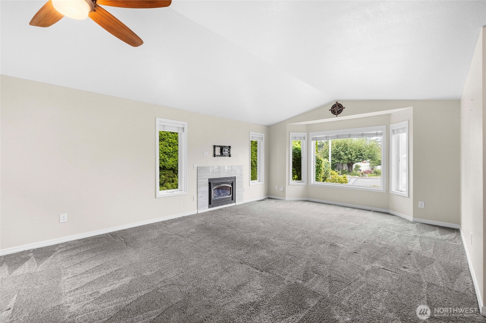 4707 Glasgow Way Property Photo 5