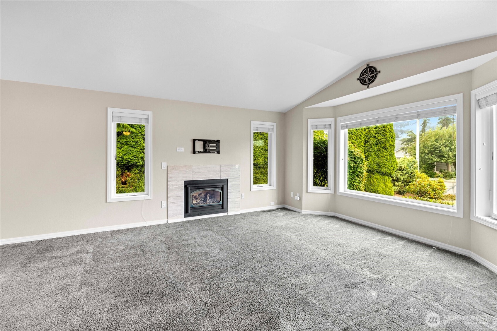4707 Glasgow Way Property Photo 6