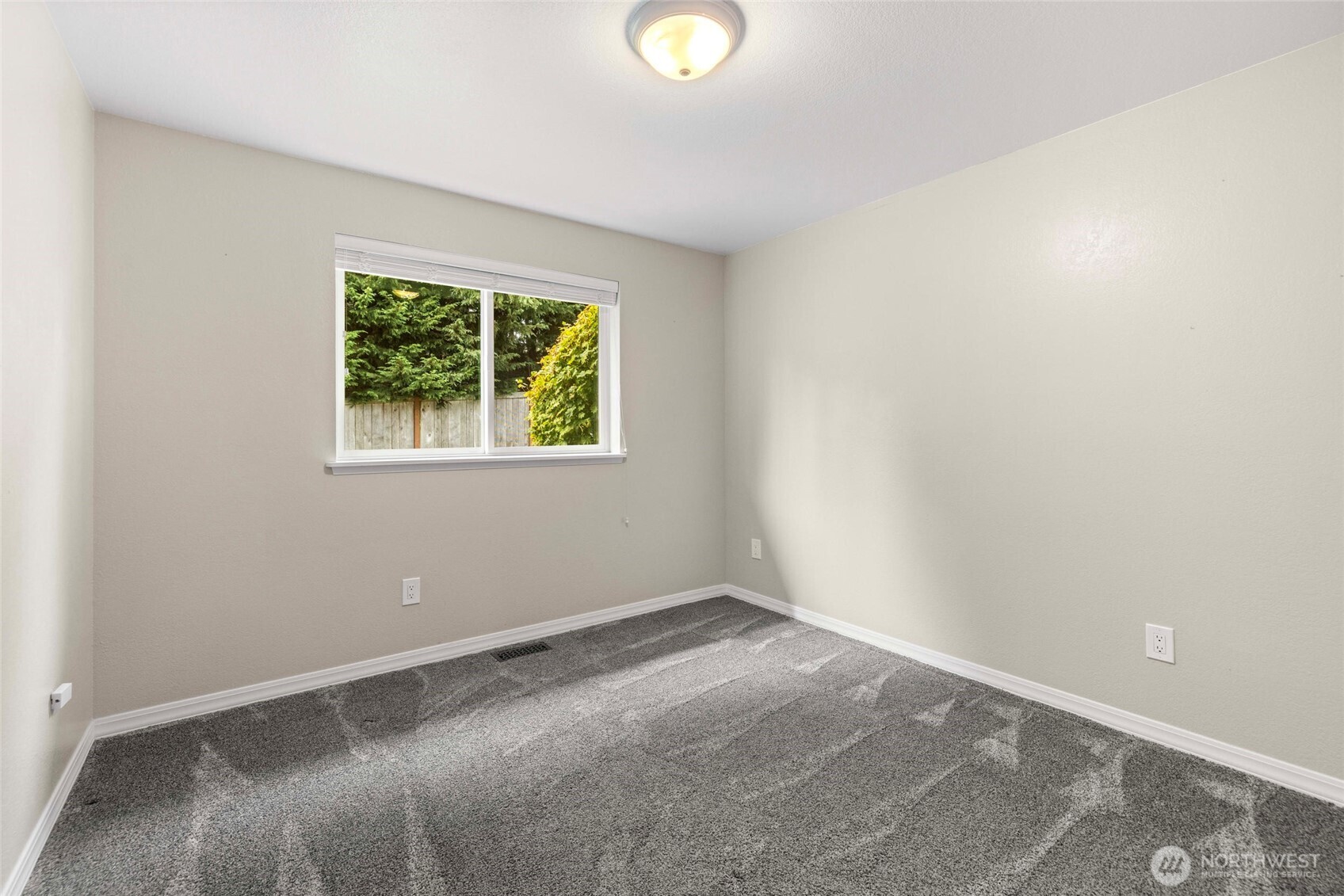 4707 Glasgow Way Property Photo 17