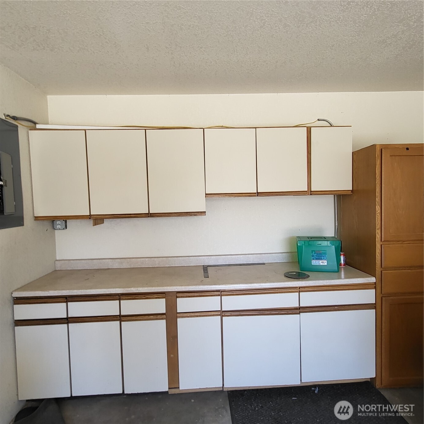 605 Park Place Property Photo 6