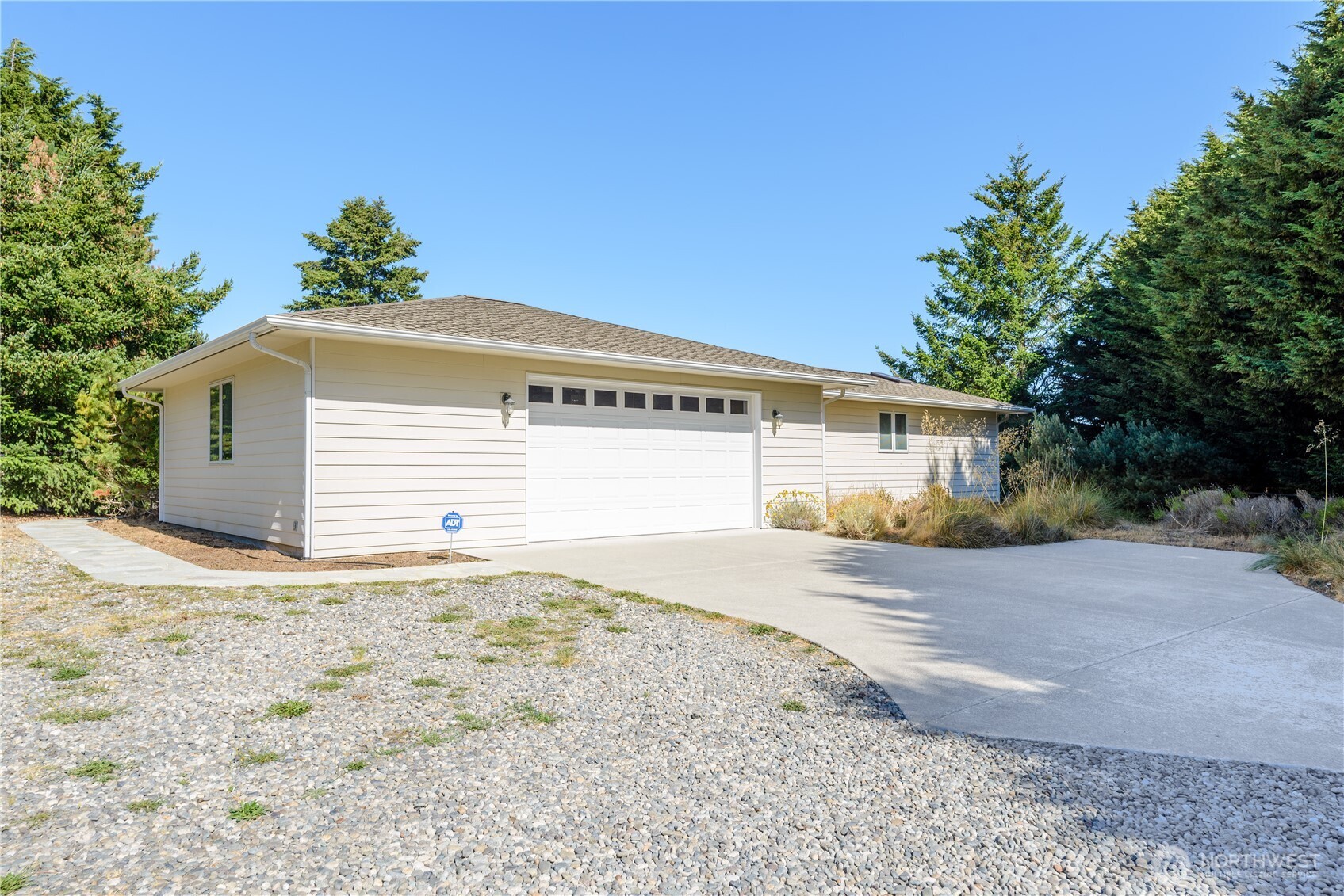 150 Sundial Loop Property Photo 2