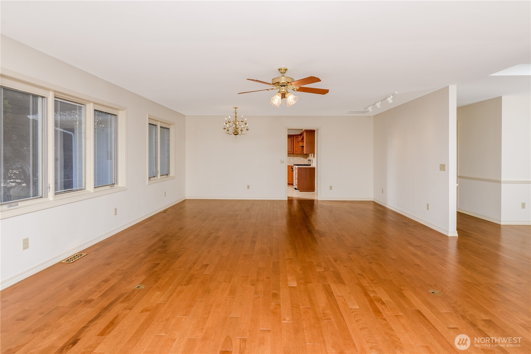 150 Sundial Loop Property Photo 9
