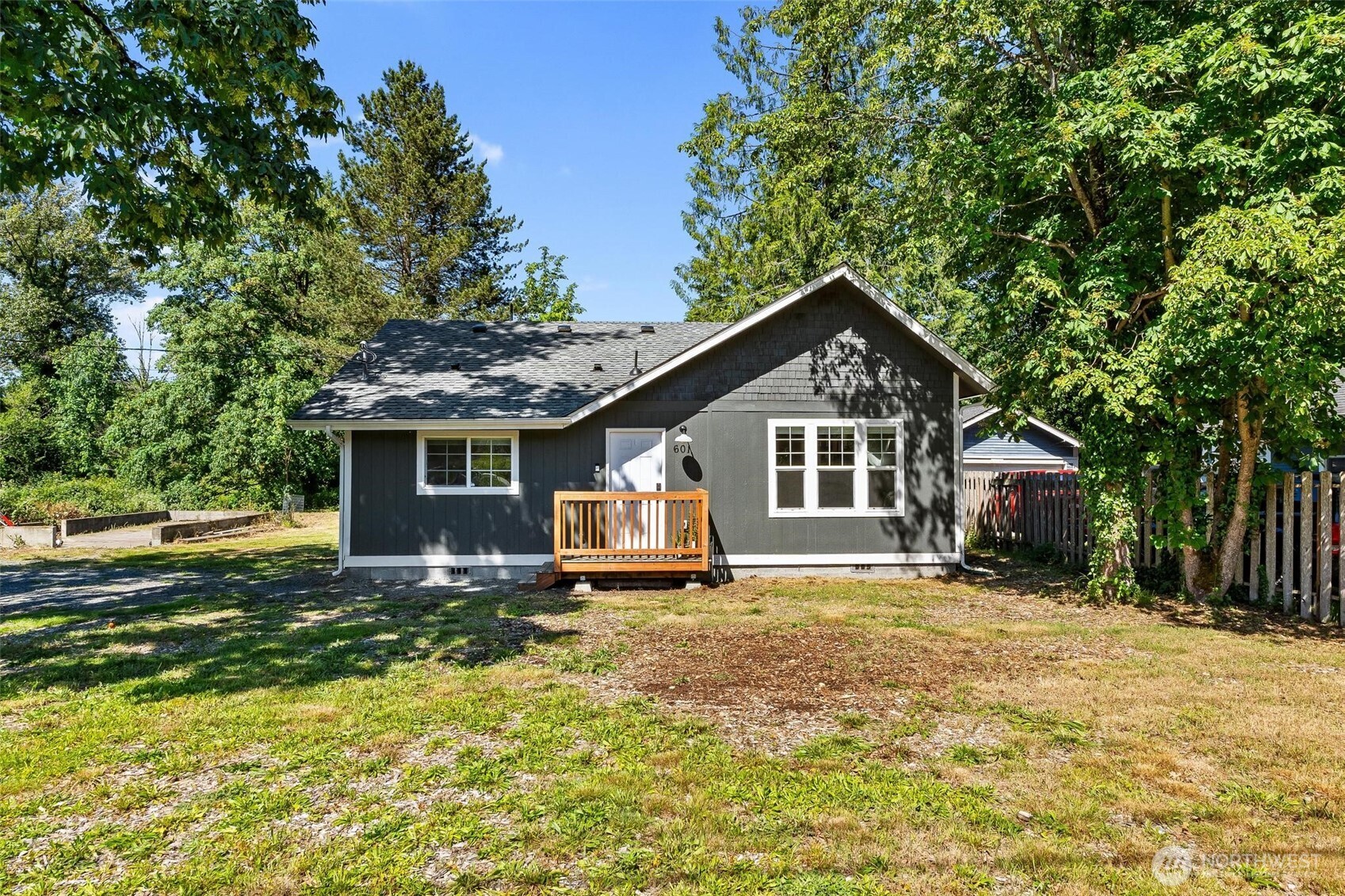 601 Croft Avenue Property Photo 1