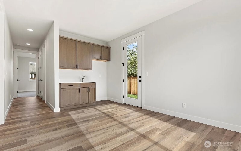 1432 143rd Street Ct 202 Property Photo 9