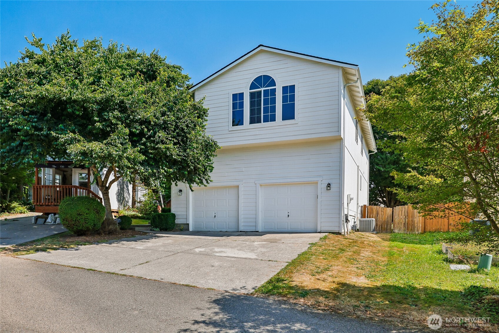 219 Hemming Way Property Photo 2