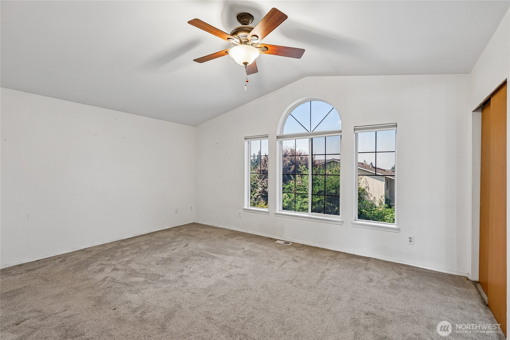 219 Hemming Way Property Photo 13