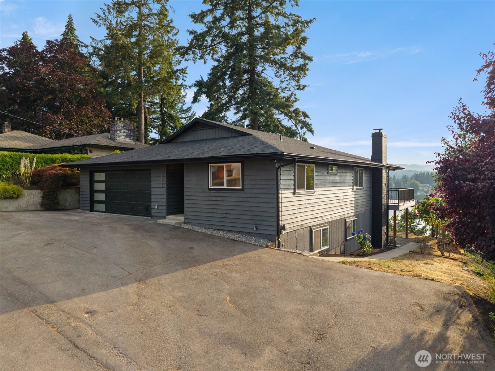 2511 Baymont Place Property Photo 4