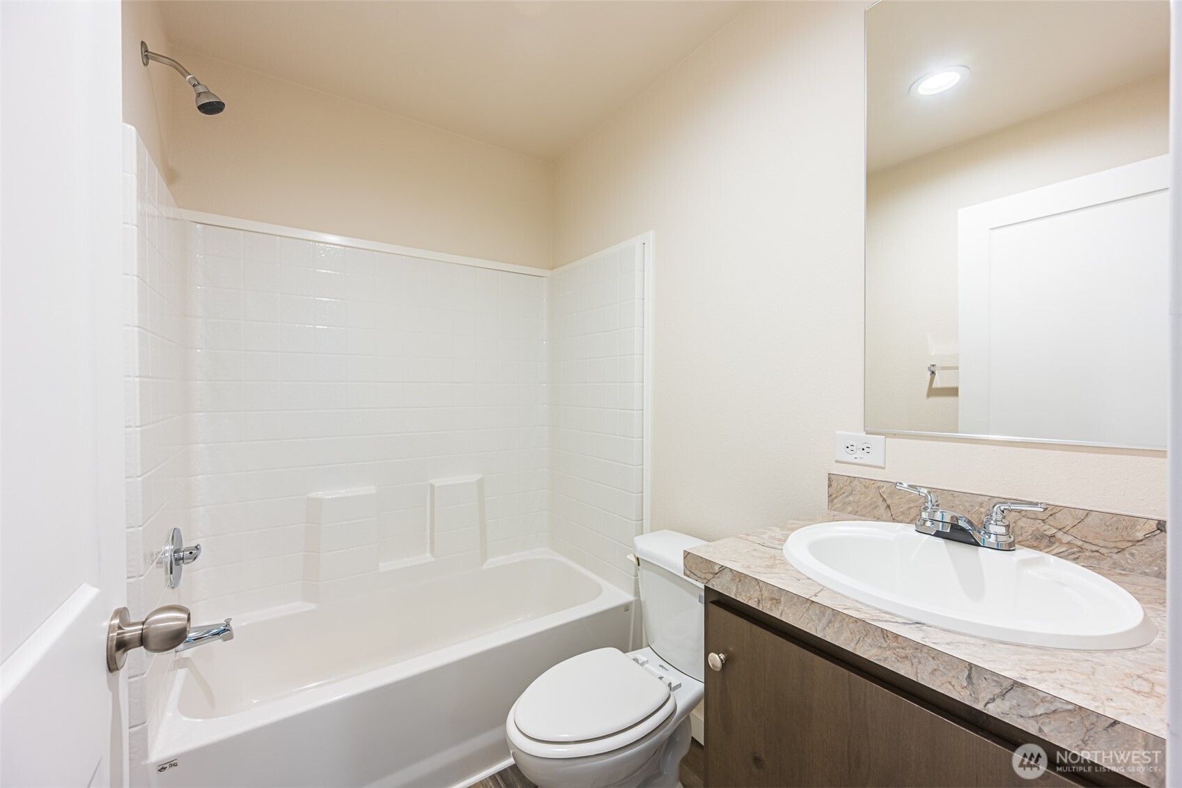 621 Calawah Way 24 Property Photo 10