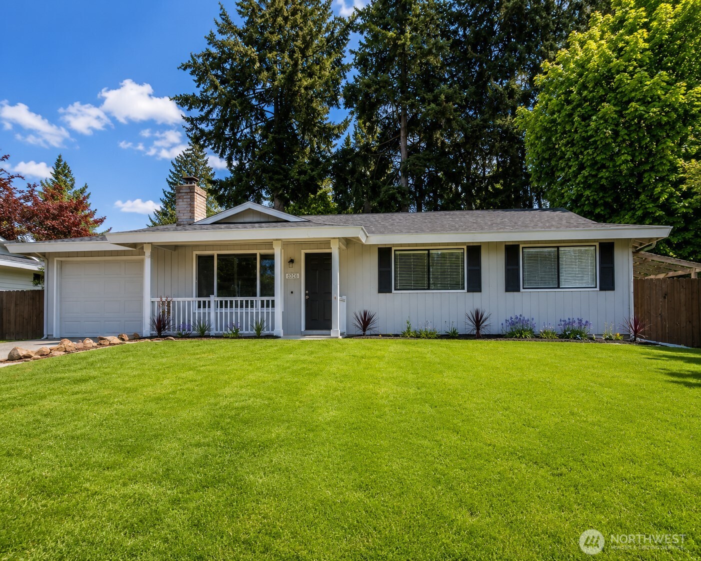 13700 90th Avenue Property Photo 1
