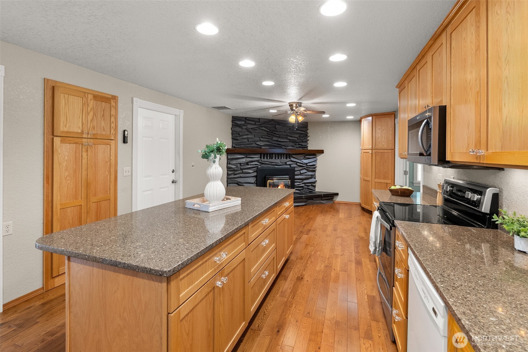 1238 101st Avenue Property Photo 12