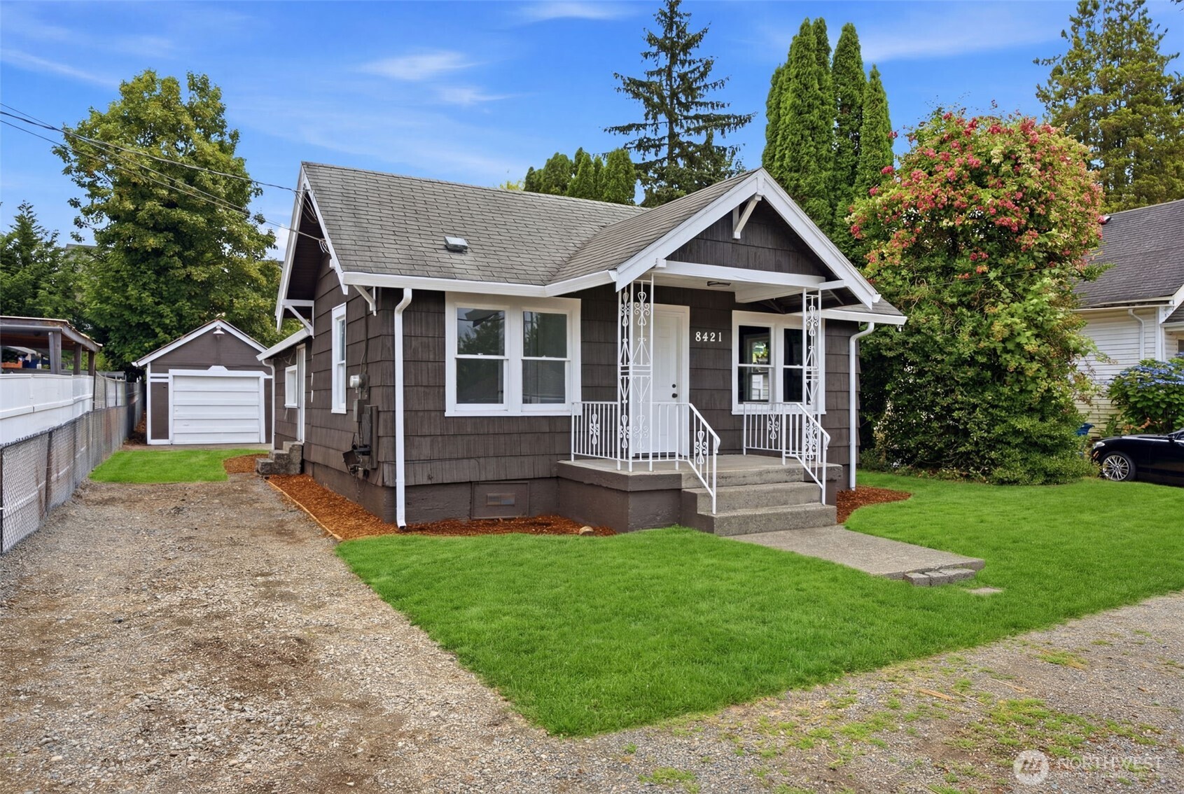 8421 S D Street Property Photo 2