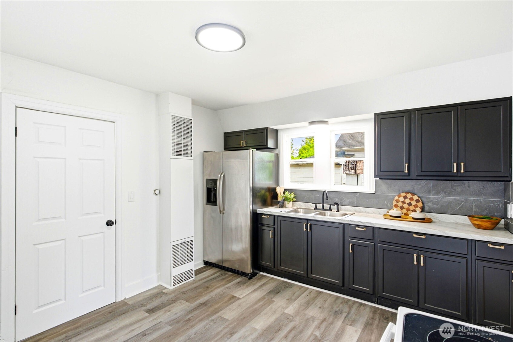8421 S D Street Property Photo 10