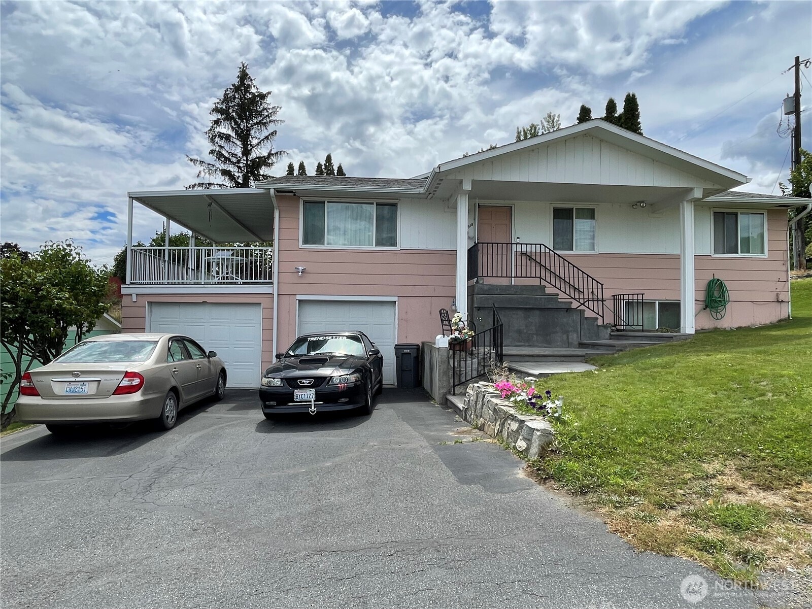 914 17th Avenue Property Photo 1