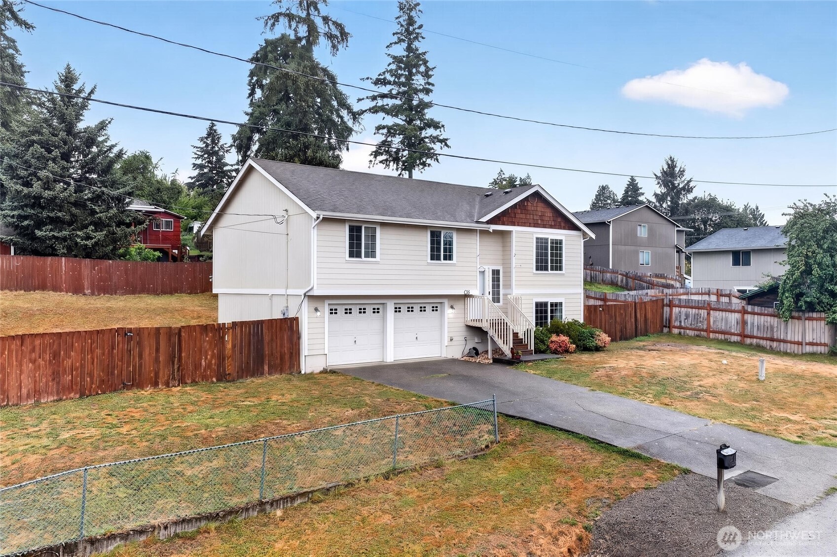 426 Comet Street Property Photo 2
