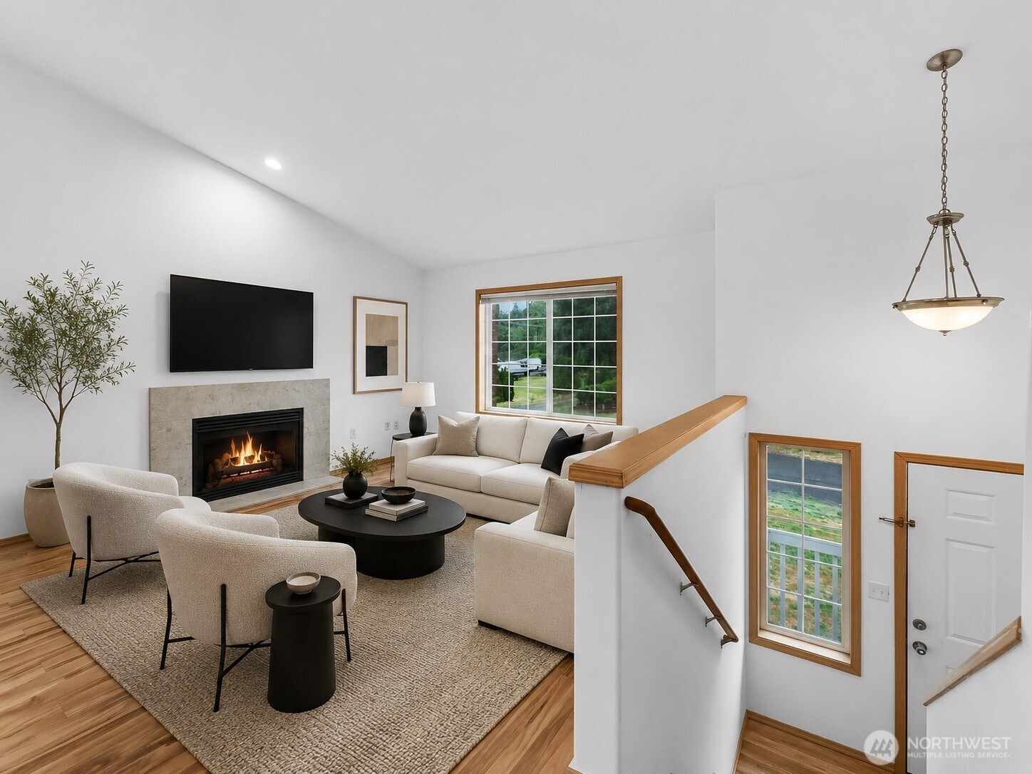 426 Comet Street Property Photo 5