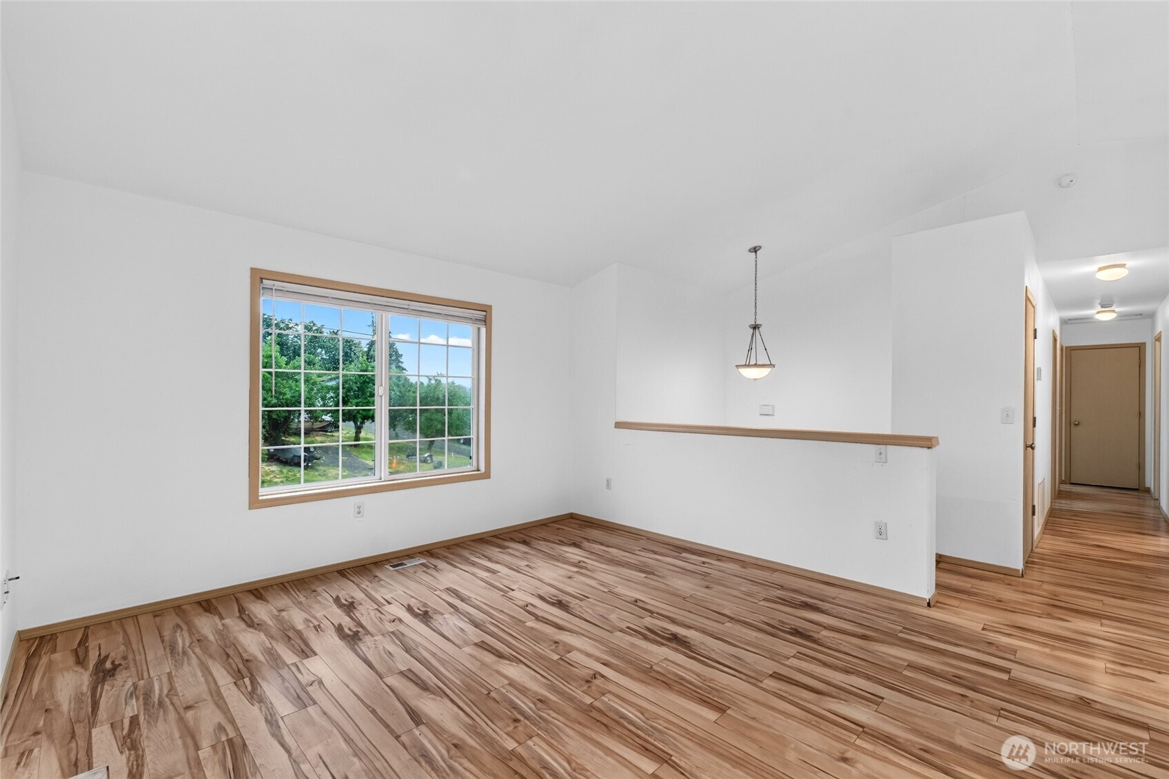 426 Comet Street Property Photo 6
