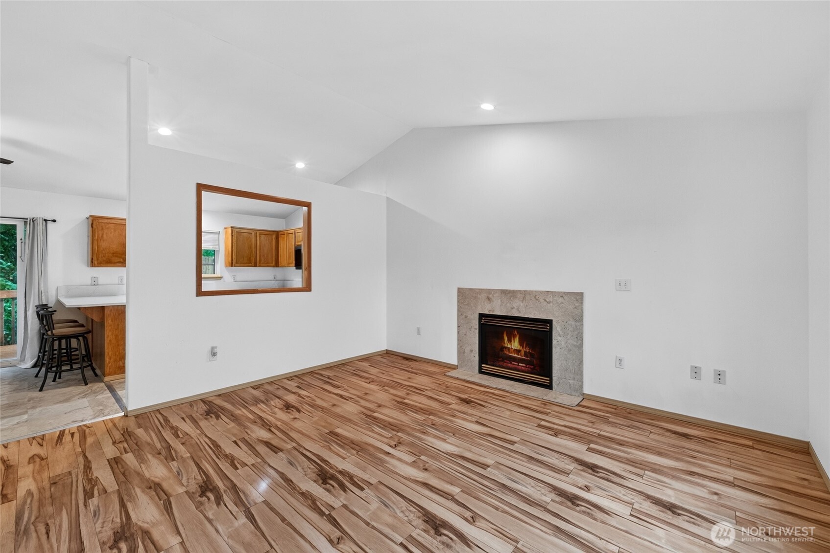 426 Comet Street Property Photo 7