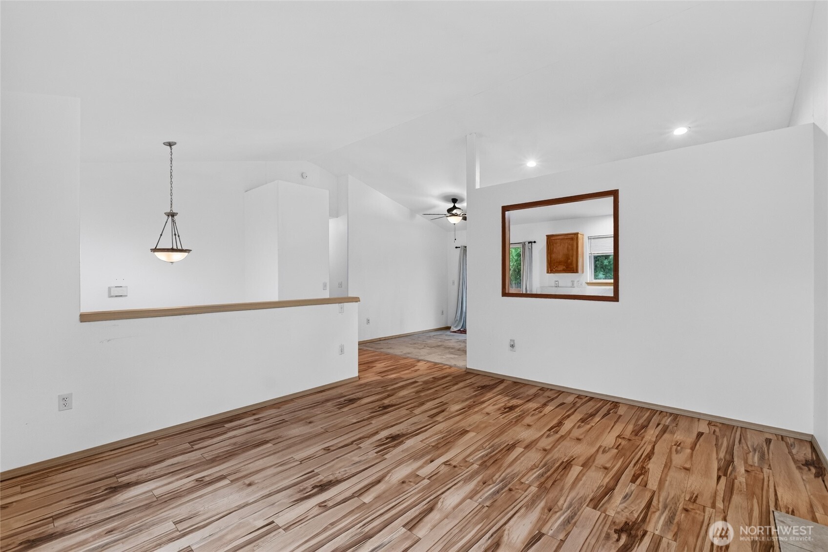 426 Comet Street Property Photo 8