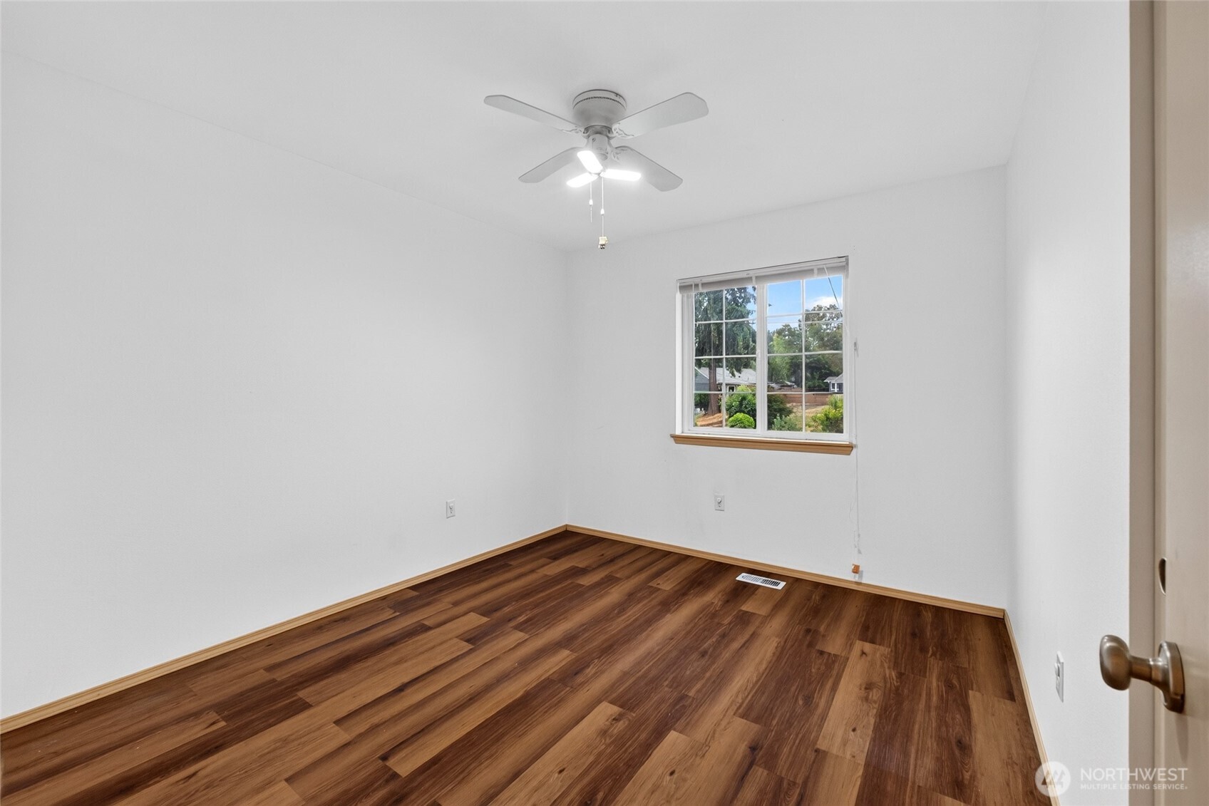 426 Comet Street Property Photo 17